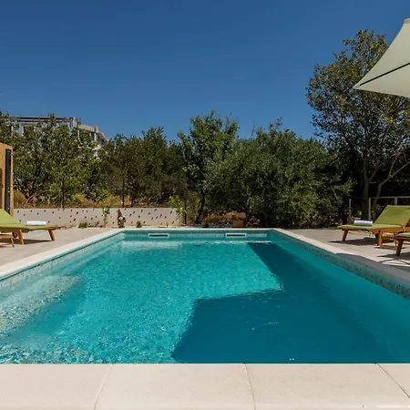 Bucije Private Pool Save 15 Percent On Split-villas Com ヴィラ *
