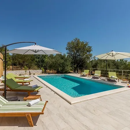 Bucije Private Pool Save 15 Percent On Split-villas Com * Kaštela