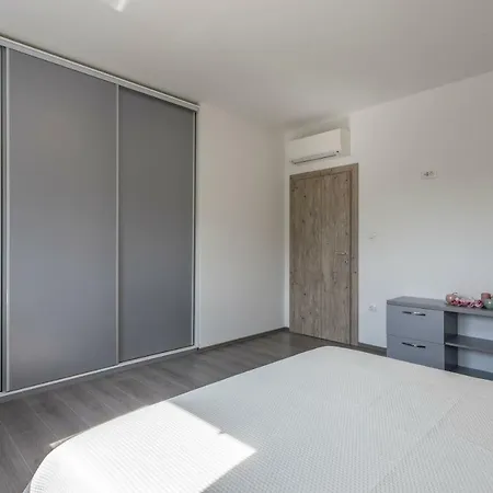 Bucije Private Pool Save 15 Percent On Split-villas Com Kaštela