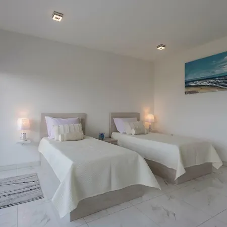 ヴィラ Bucije Private Pool Save 15 Percent On Split-villas Com *