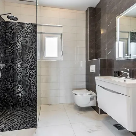 Bucije Private Pool Save 15 Percent On Split-villas Com ヴィラ *