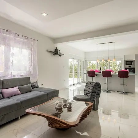 ヴィラ Bucije Private Pool Save 15 Percent On Split-villas Com *